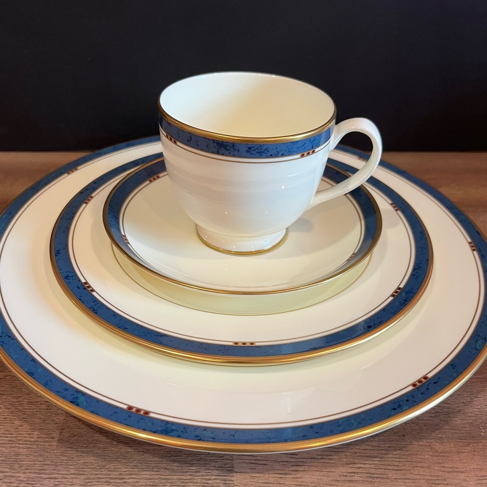Pfaltzgraff Hampton 4 (Four) Piece Place Setting